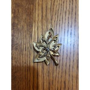 Vintage Gold Plated Leaf Brooch